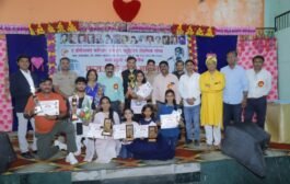 महाराष्ट्रातील सर्वात मोठी ऐतिहासिक भव्य खुली राज्यस्तरीय गीतगायन महास्पर्धा ॲड.पंकज पोहरे यांच्या मार्गदर्शनाखाली पातुर शहरात संपन्न