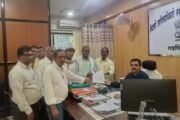 🟦रिपाईची तक्रार -सिरोंचा महामार्गावर अडचण आणणारी भिंत पाडून राज्य महामार्ग रस्ता तयार करा न .प