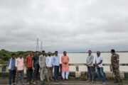 🟧गोसी खुर्द धरणातून पाण्याच्या विसर्गाने वैनगंगा नदीला महापुराचा फटका⏩खा. डॉ.अशोकजी नेते.यांची प्रत्यक्ष पूरग्रस्त गावांना भेट,जनतेला दिलासा व प्रशासनाला आवश्यक निर्देश