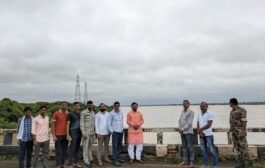 🟧गोसी खुर्द धरणातून पाण्याच्या विसर्गाने वैनगंगा नदीला महापुराचा फटका⏩खा. डॉ.अशोकजी नेते.यांची प्रत्यक्ष पूरग्रस्त गावांना भेट,जनतेला दिलासा व प्रशासनाला आवश्यक निर्देश
